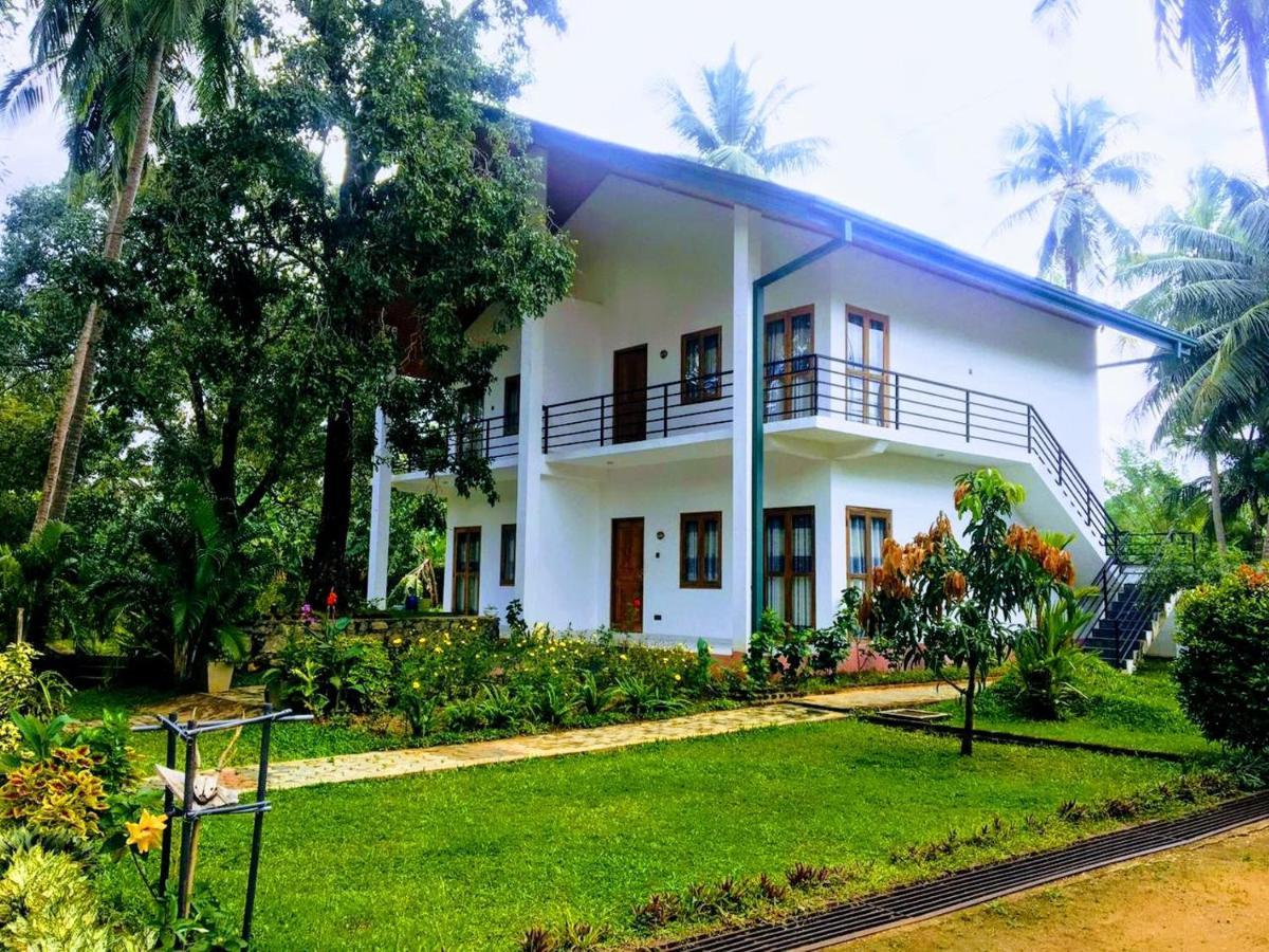 Athkandura Hotel Habarana Exterior photo