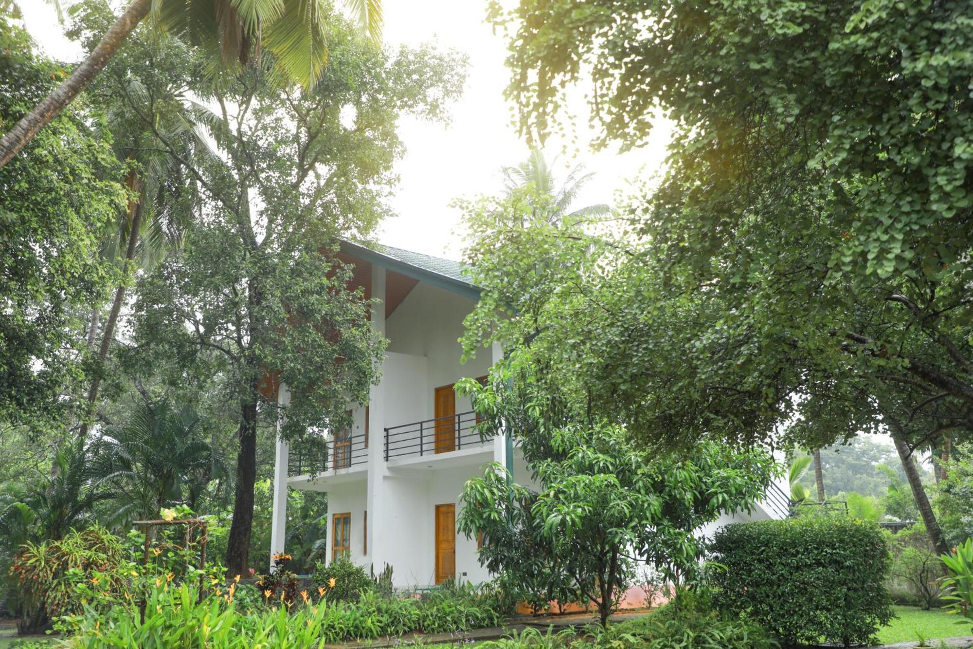 Athkandura Hotel Habarana Exterior photo